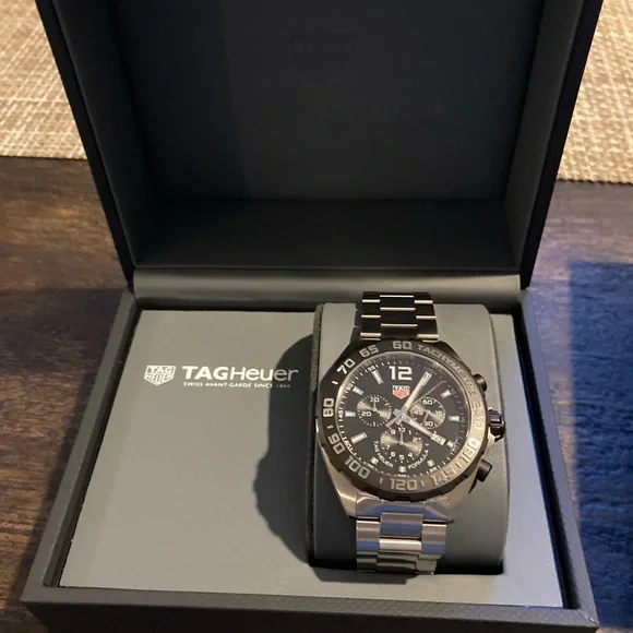 New unused authentic with warranty card Tag Heur Formula 1 chronograph watch - Picture 3 of 17